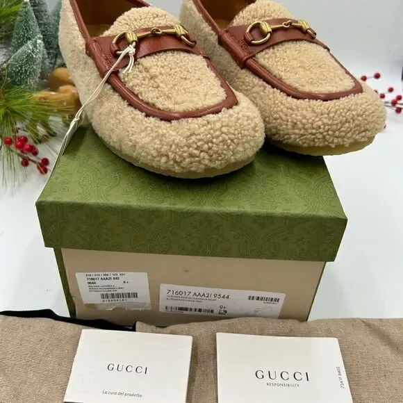 Men’s Gucci Horsebit ivory woolloafers size 9.5 made in Italy.